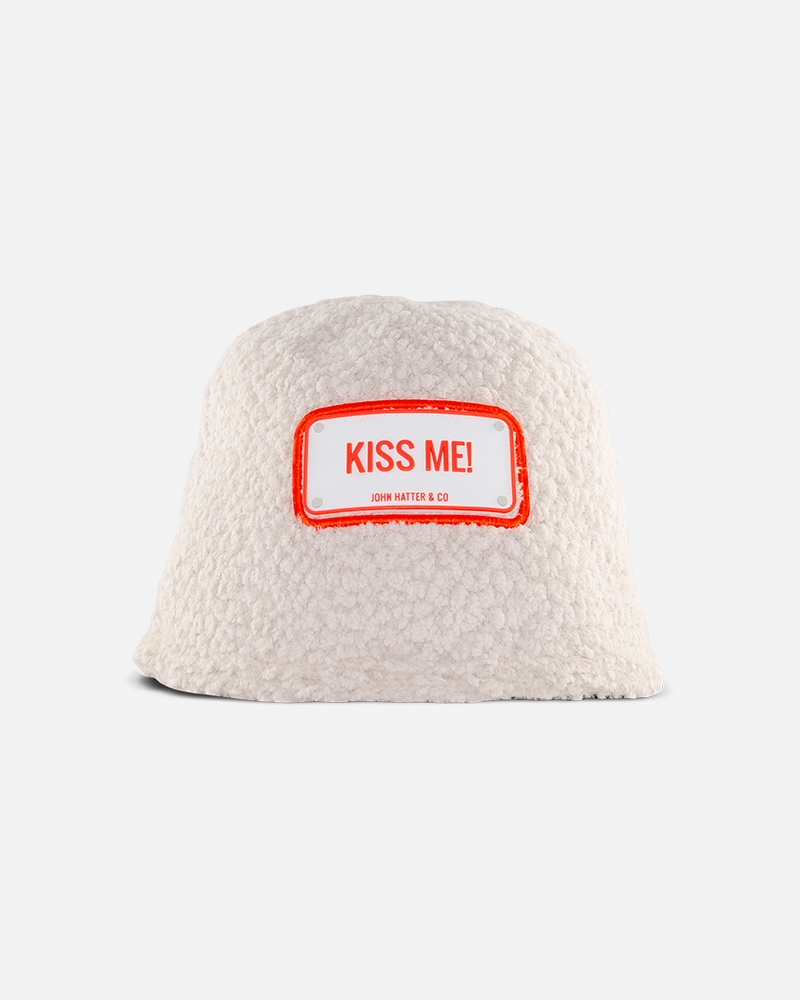 WINTERBUCKET - KISS ME